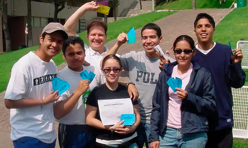 jovenes emprededores fundacion e